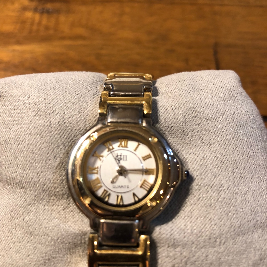 Gloria Vanderbilt Ladies GoldSilver Watch